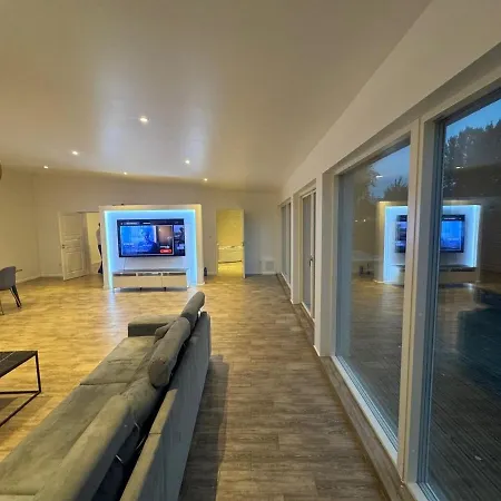 Villa Luxury With Modern Design & Bathroom