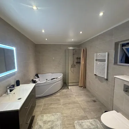 Luxury With Modern Design & Bathroom * Tåstrup